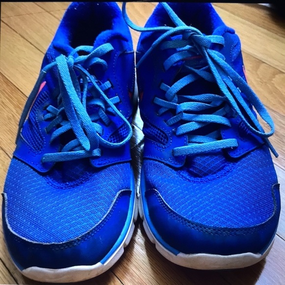 Nike Sneakers - Picture 2 of 6